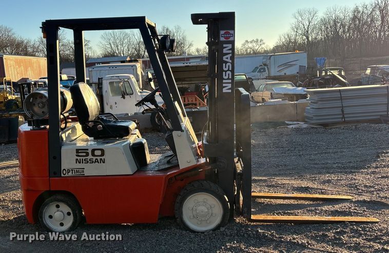 MONTACARGAS NISSAN 50