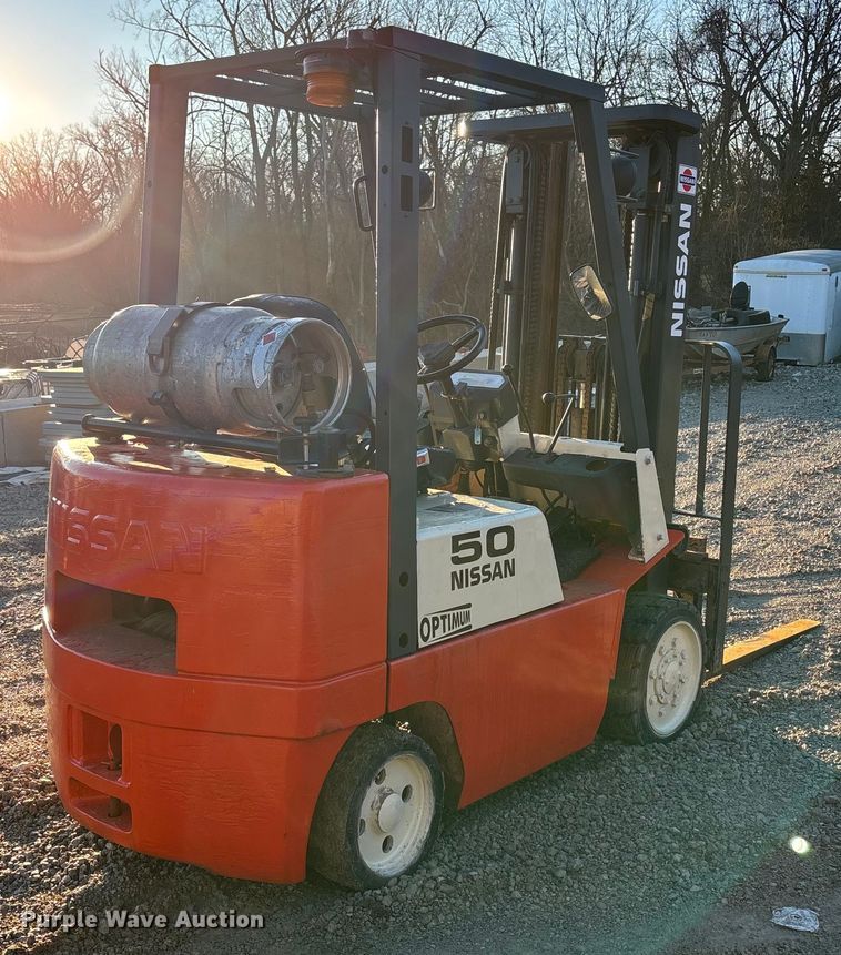 MONTACARGAS NISSAN 50