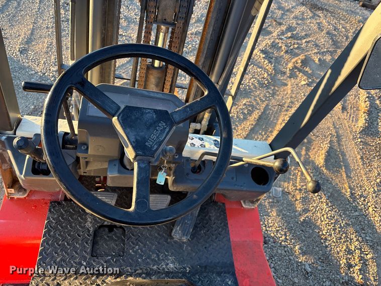 image for item OE9272 Nissan 50 forklift