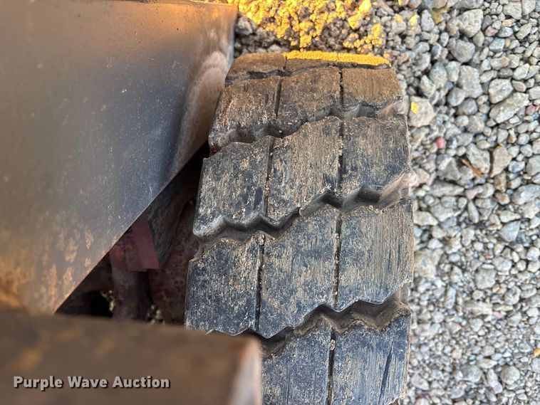 image for item OE9272 Nissan 50 forklift