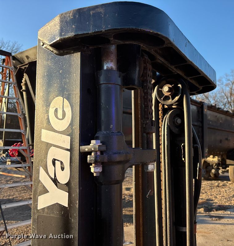 image for item OE9273 Yale Veracitor 40VX forklift