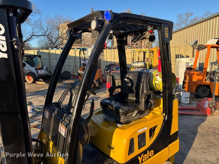 image for item OE9273 Yale Veracitor 40VX forklift