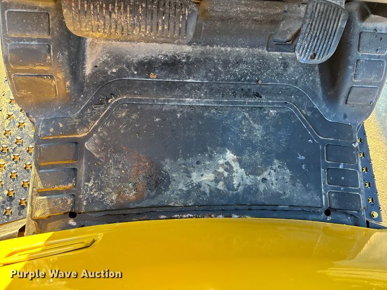 image for item OE9273 Yale Veracitor 40VX forklift