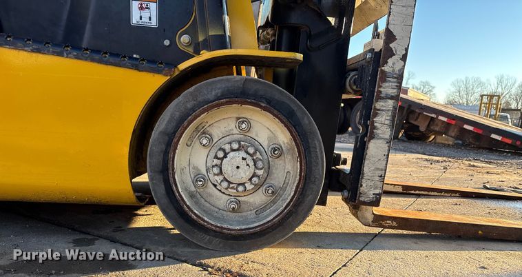 image for item OE9273 Yale Veracitor 40VX forklift