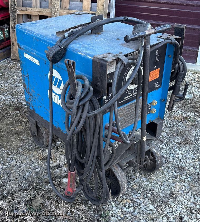 image for item OE9274 Miller Dialarc 250 welder