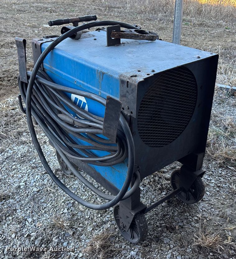 image for item OE9274 Miller Dialarc 250 welder
