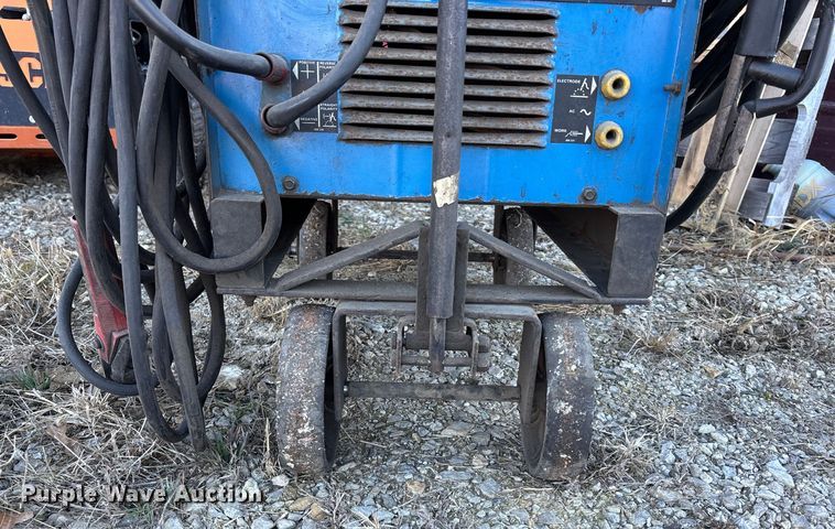 image for item OE9274 Miller Dialarc 250 welder