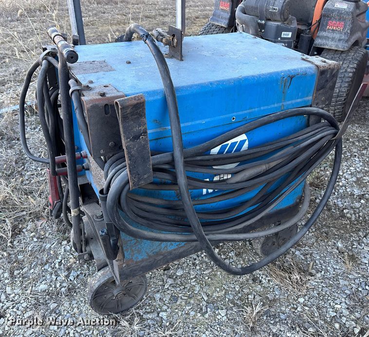 image for item OE9274 Miller Dialarc 250 welder