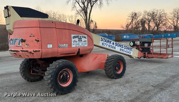 image for item OE9275 2001 JLG 600S boom lift