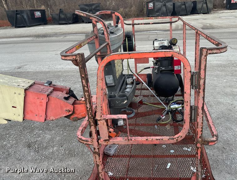 image for item OE9275 2001 JLG 600S boom lift