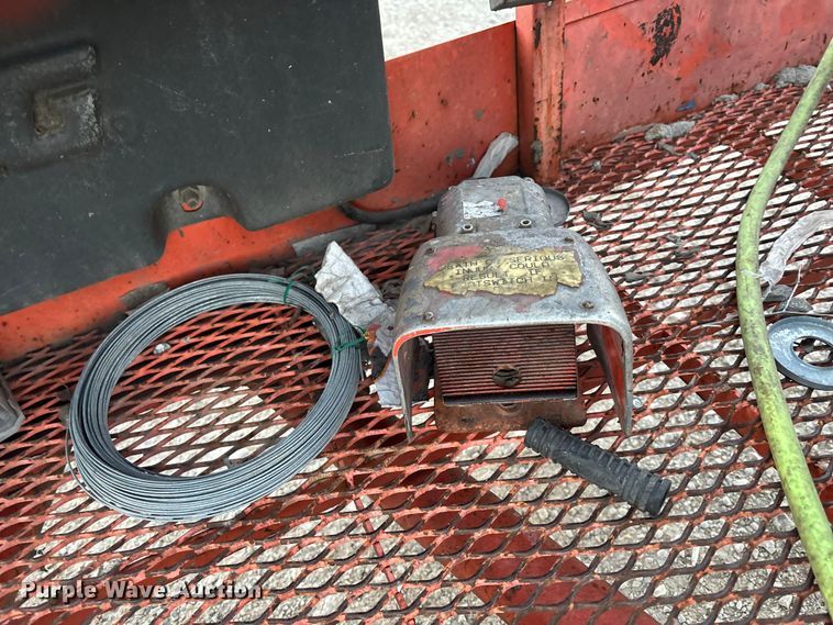 image for item OE9275 2001 JLG 600S boom lift