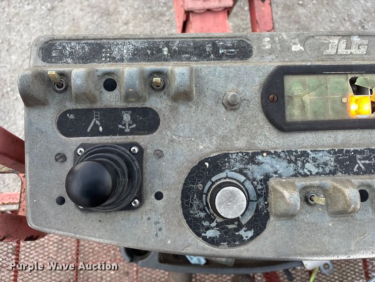 image for item OE9275 2001 JLG 600S boom lift