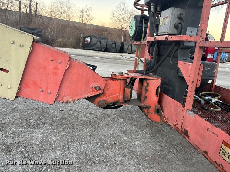 image for item OE9275 2001 JLG 600S boom lift