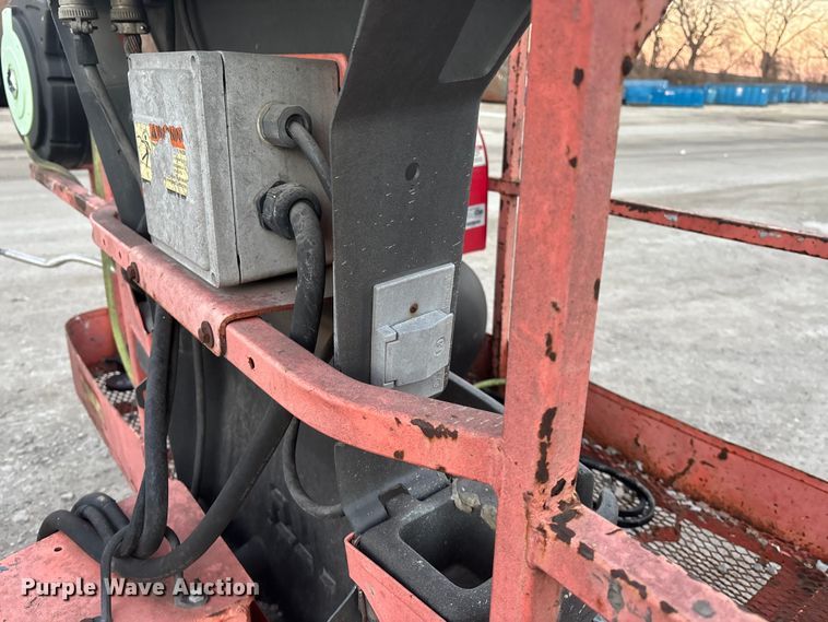 image for item OE9275 2001 JLG 600S boom lift