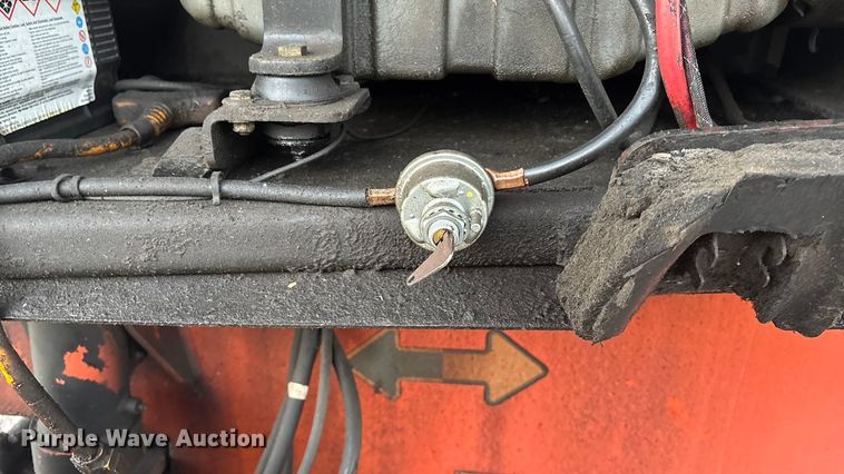 image for item OE9275 2001 JLG 600S boom lift