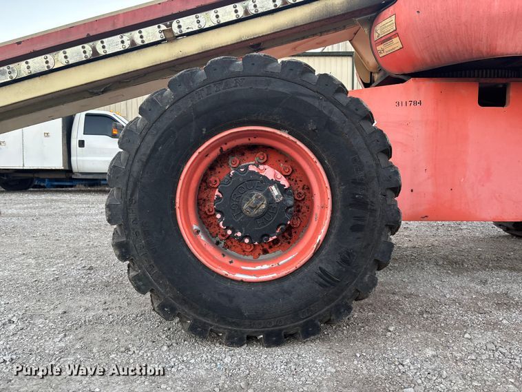 image for item OE9275 2001 JLG 600S boom lift