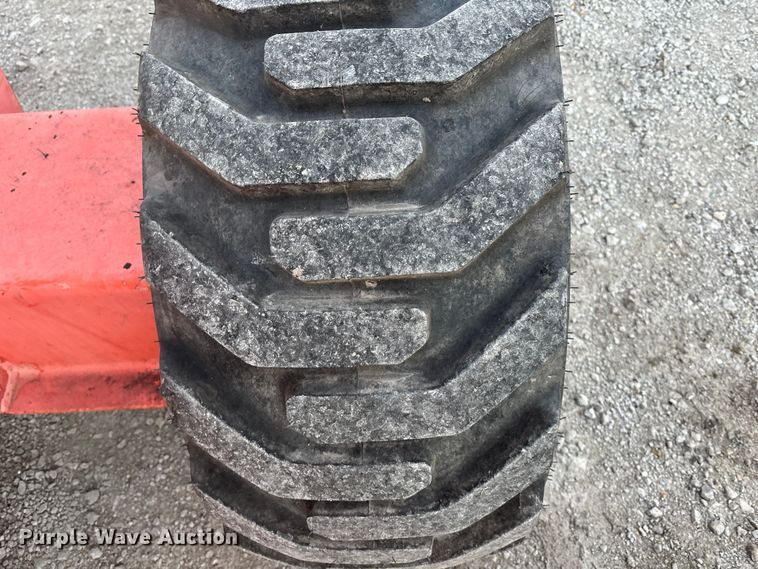 image for item OE9275 2001 JLG 600S boom lift