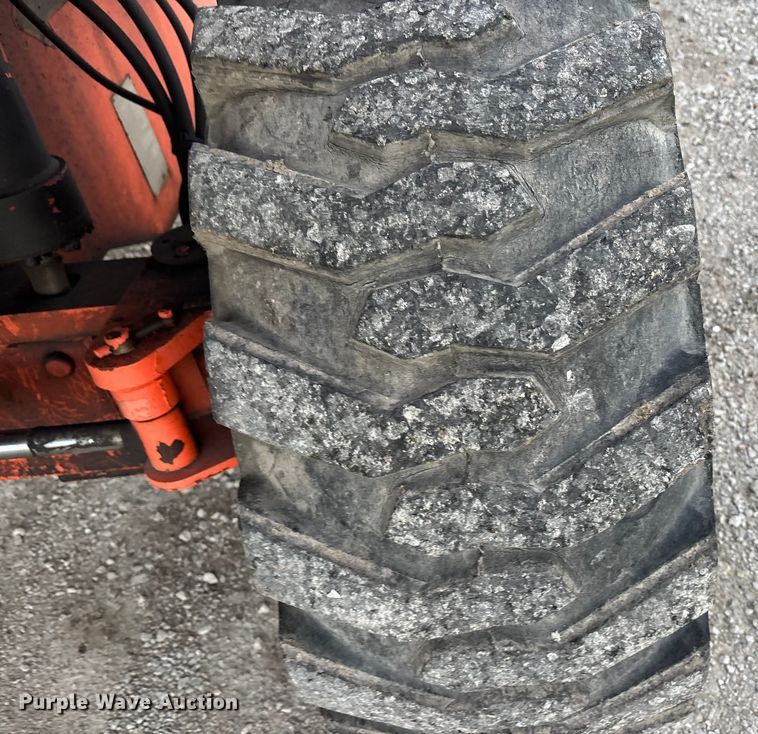 image for item OE9275 2001 JLG 600S boom lift