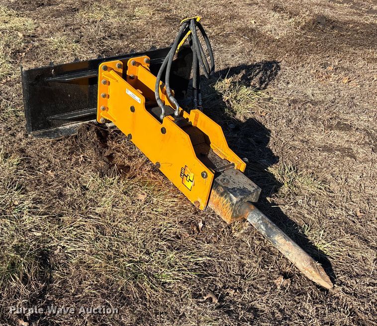 image for item OE9281 GIYI 680 skid steer breaker