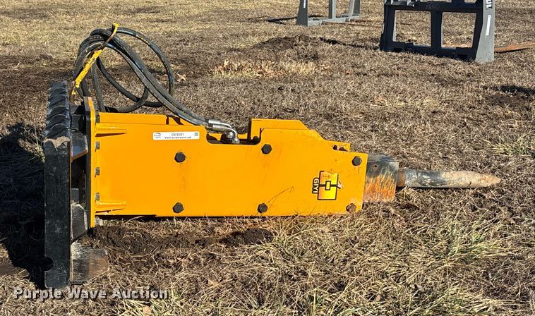 image for item OE9281 GIYI 680 skid steer breaker