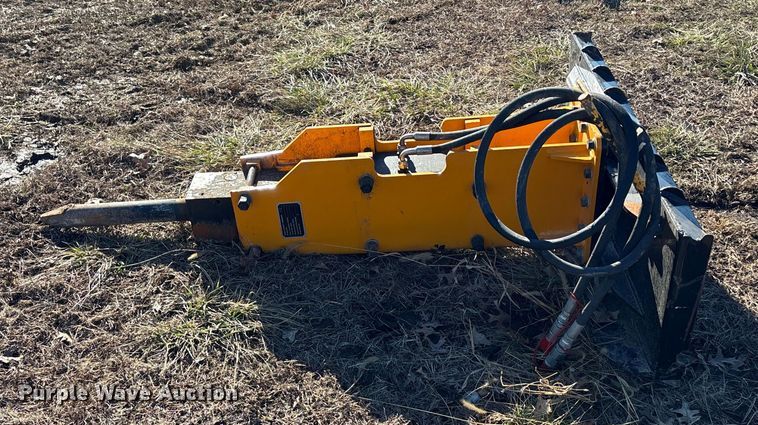 image for item OE9281 GIYI 680 skid steer breaker