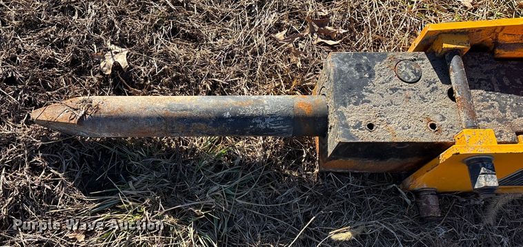 image for item OE9281 GIYI 680 skid steer breaker