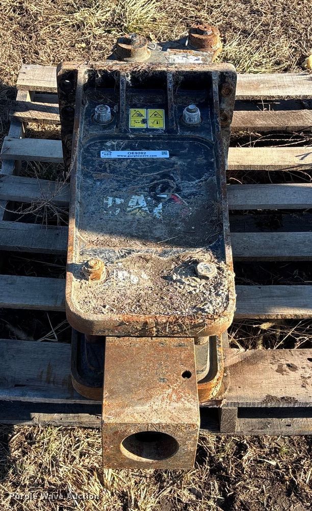 image for item OE9282 Caterpillar B6 breaker