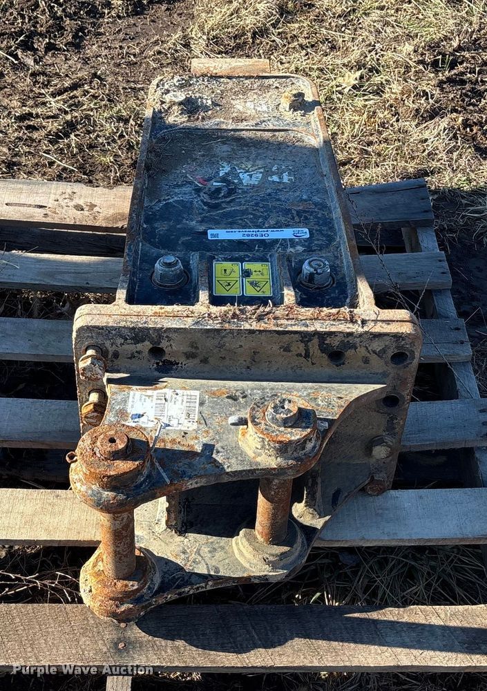 image for item OE9282 Caterpillar B6 breaker