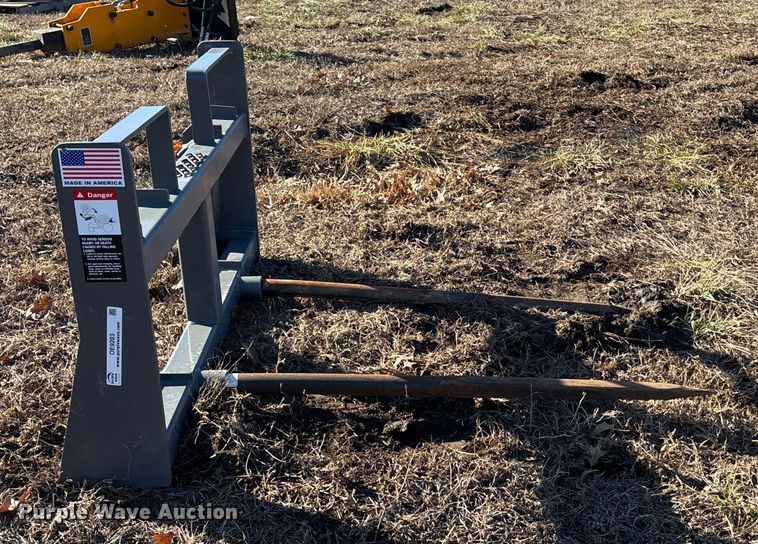 image for item OE9283 AGGO U249 skid steer bale spear