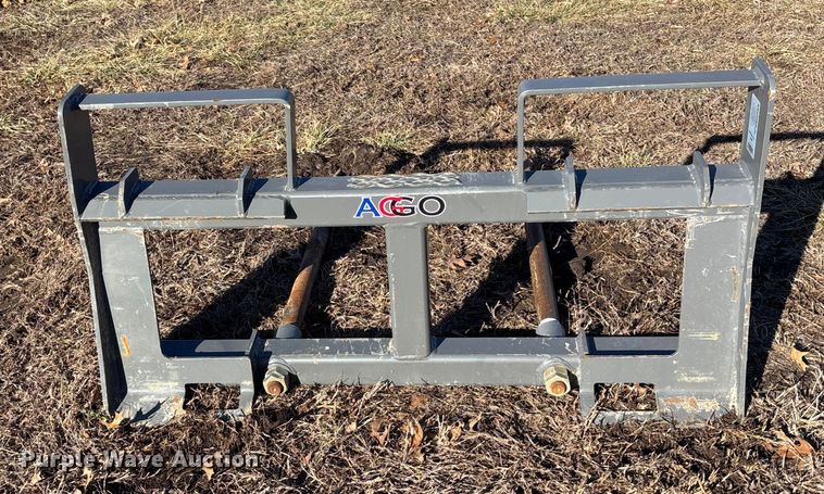 image for item OE9283 AGGO U249 skid steer bale spear