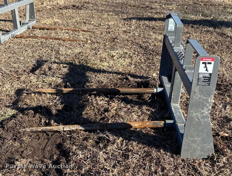 image for item OE9283 AGGO U249 skid steer bale spear