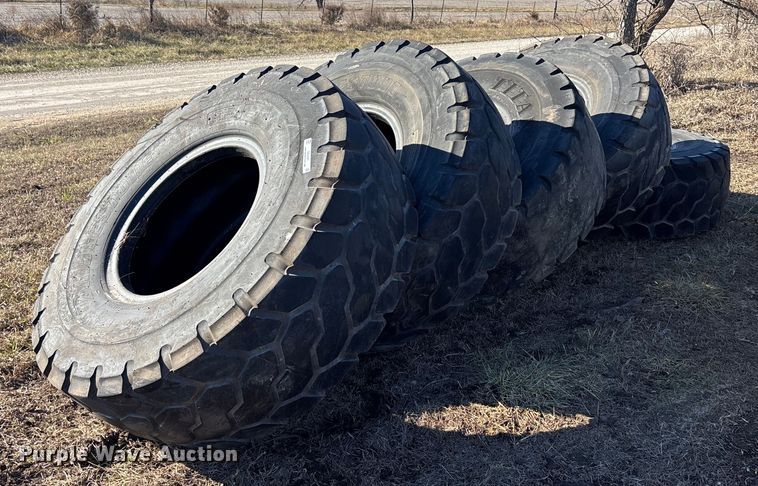 image for item OE9285 (5) 20.5R25 Bridgestone VJT wheel loader tires