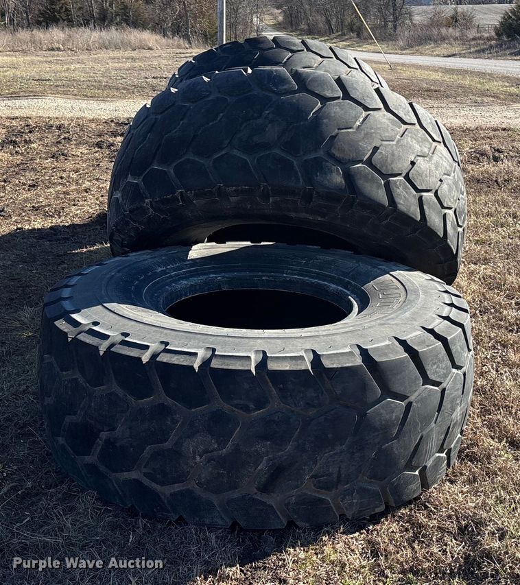 image for item OE9285 (5) 20.5R25 Bridgestone VJT wheel loader tires