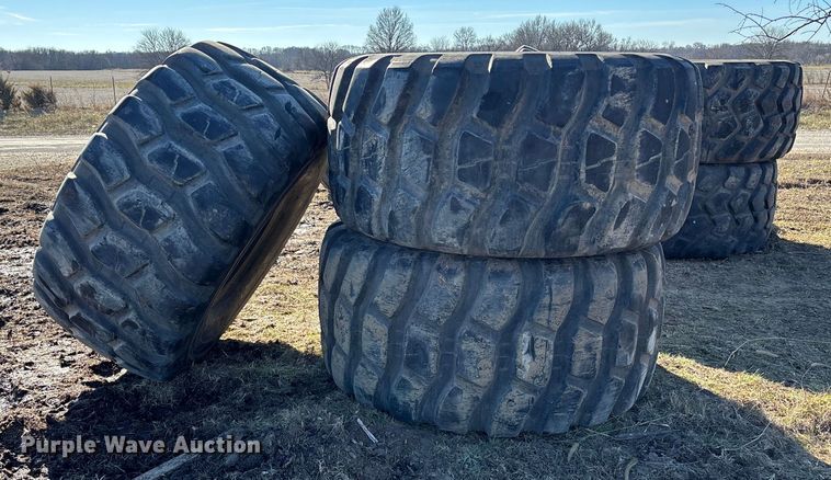 image for item OE9286 (3) 30/65R25 tires