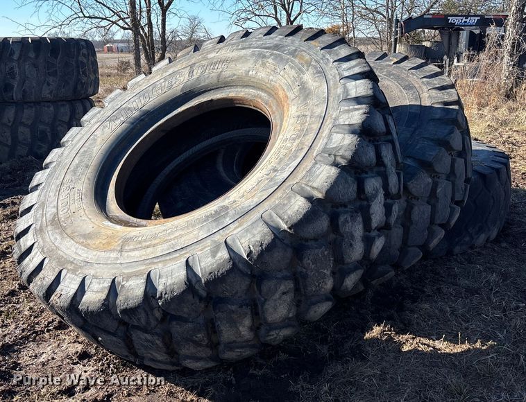 image for item OE9288 (3) 21R35 tires