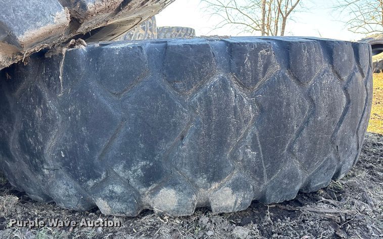 image for item OE9288 (3) 21R35 tires