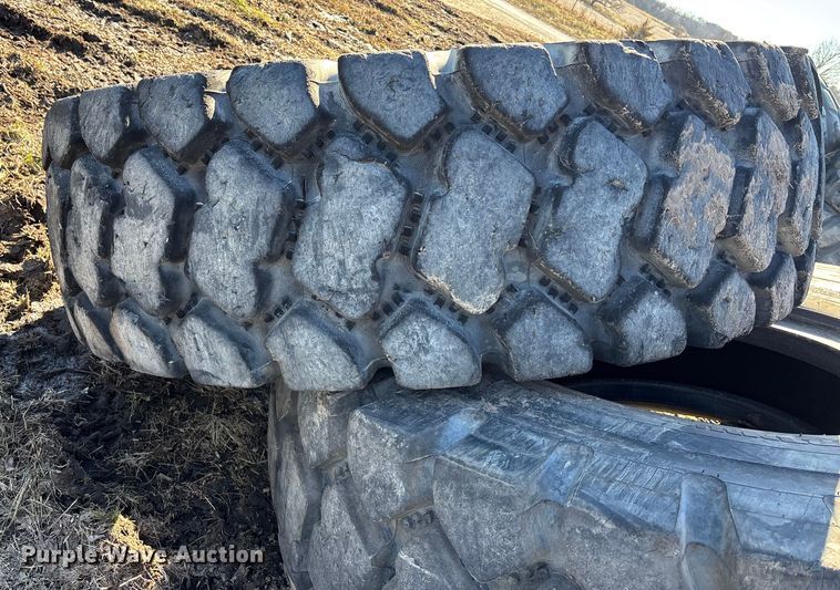 image for item OE9288 (3) 21R35 tires