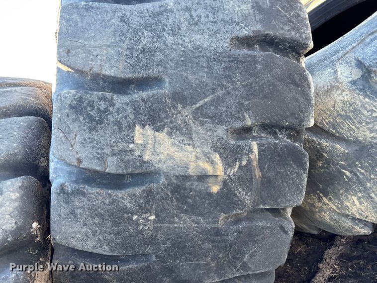 image for item OE9289 (4) 26.5-25 tires