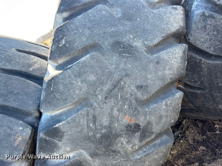 image for item OE9289 (4) 26.5-25 tires