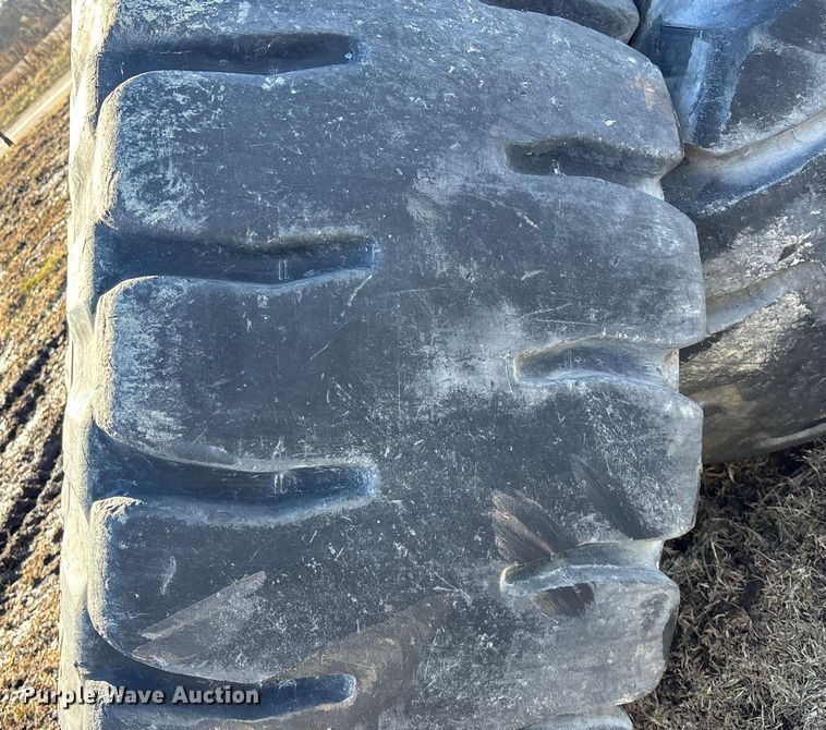 image for item OE9289 (4) 26.5-25 tires