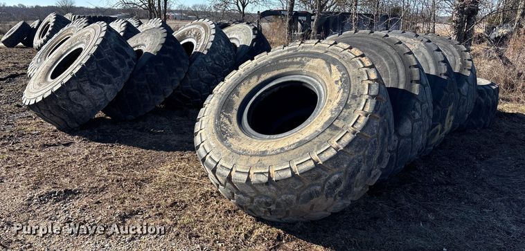 image for item OE9290 (10) 26.5R25 tires