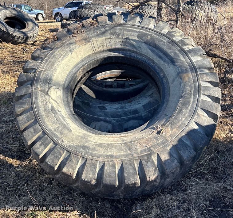image for item OE9292 (16) 18-33 tires