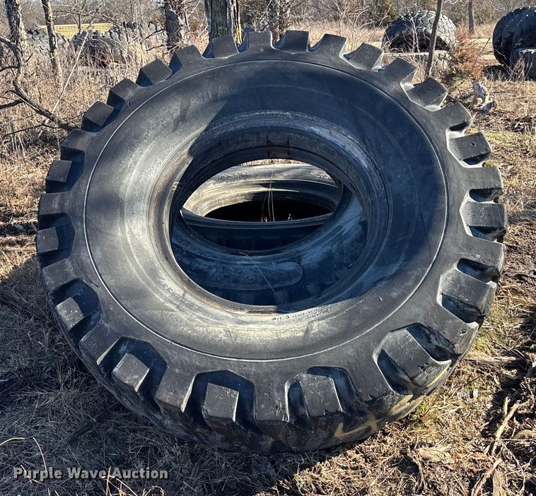 image for item OE9292 (16) 18-33 tires
