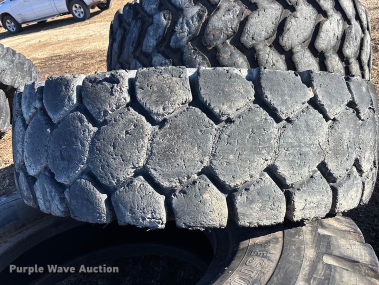image for item OE9292 (16) 18-33 tires