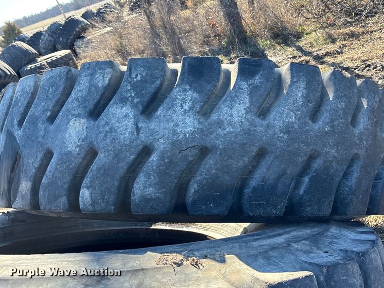 image for item OE9292 (16) 18-33 tires