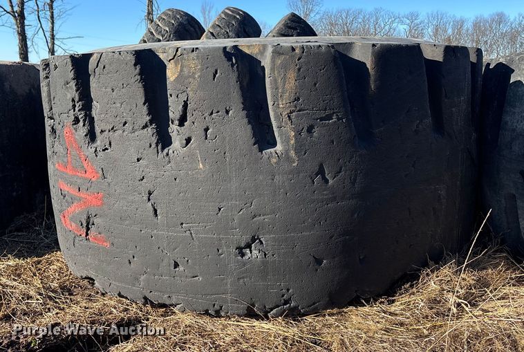 image for item OE9295 (7) wheel loader tires