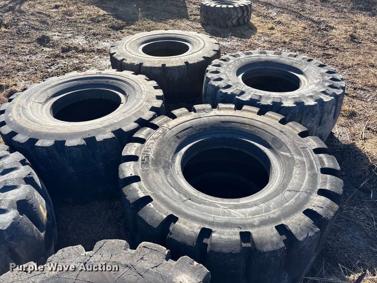 image for item OE9295 (7) wheel loader tires