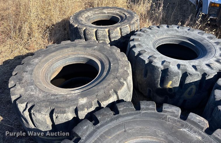 image for item OE9295 (7) wheel loader tires