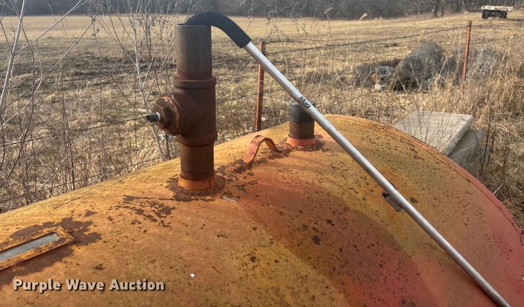 image for item OE9303 Fuel tank