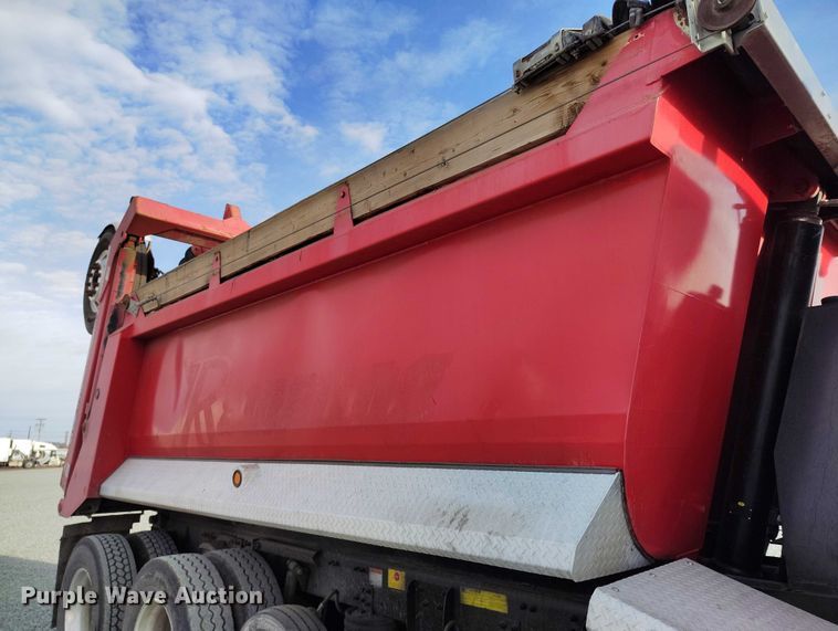 image for item YA1430 2012 Freightliner 114SD dump truck